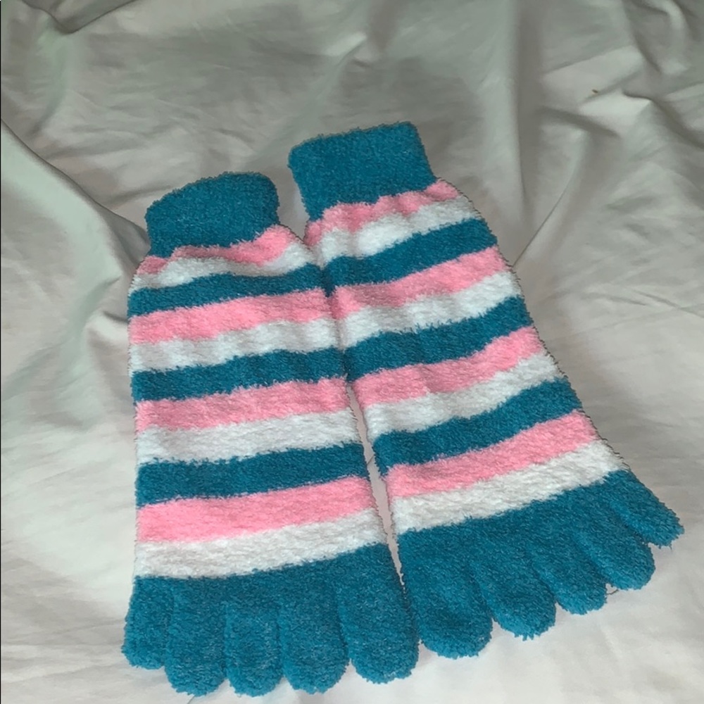 Toe socks! 👣 - Picture 2 of 2